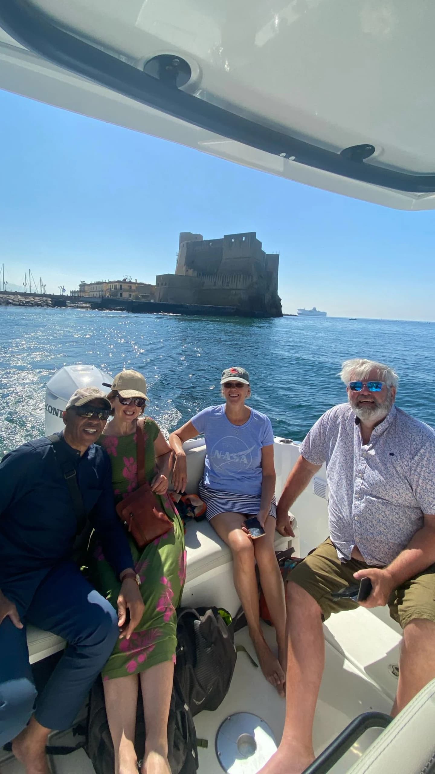 Napoli: Tour in barca della costa tra storie, leggende e sosta bagno
